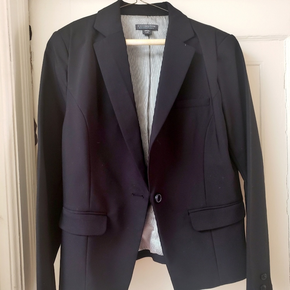 Covington pants suit. Pants is size 16, runs small